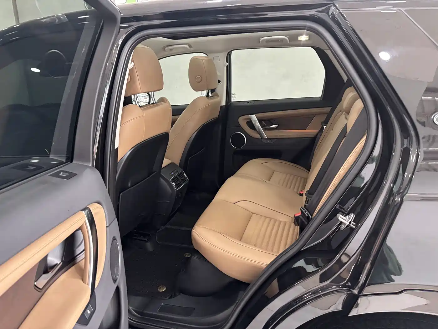 Land Rover Discovery Sport 2024 Performance Technology Edition фото 22
