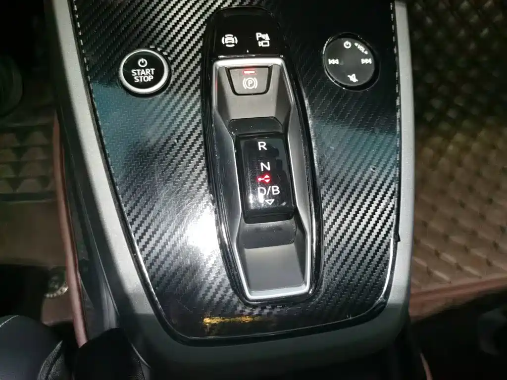 Photo 10 - Audi Q5 e-tron