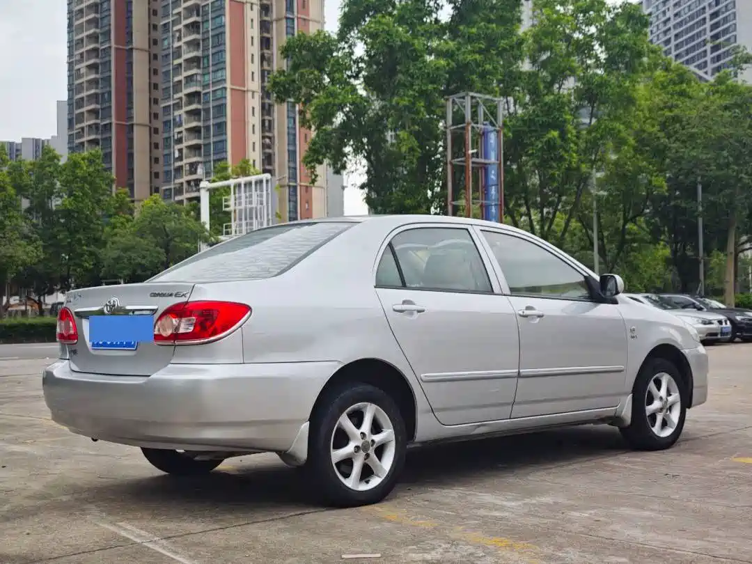 Фото 4 - Toyota Corolla