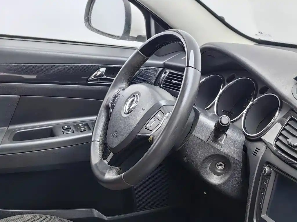 Dongfeng Aeolus Dongfeng Fengshen H30 2014 2014 CROSS 1.5L Automatic Deluxe