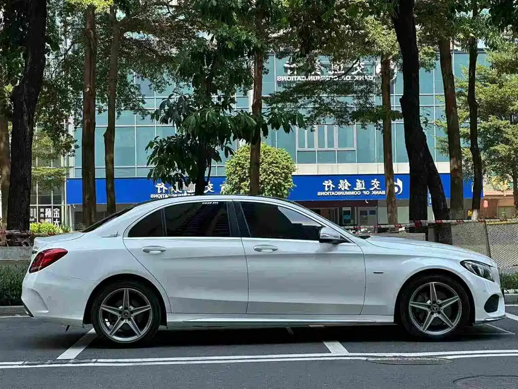 Фото 4 - Mercedes-Benz C-Class