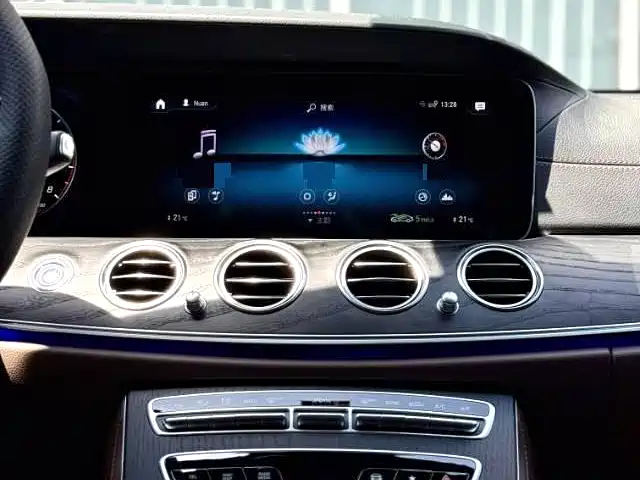 Mercedes-Benz E-Class 2023 E 300 L Sport Fashion фото 8