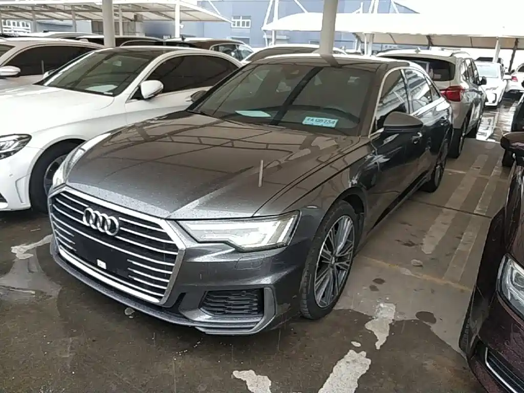 Фото 1 - Audi A6L