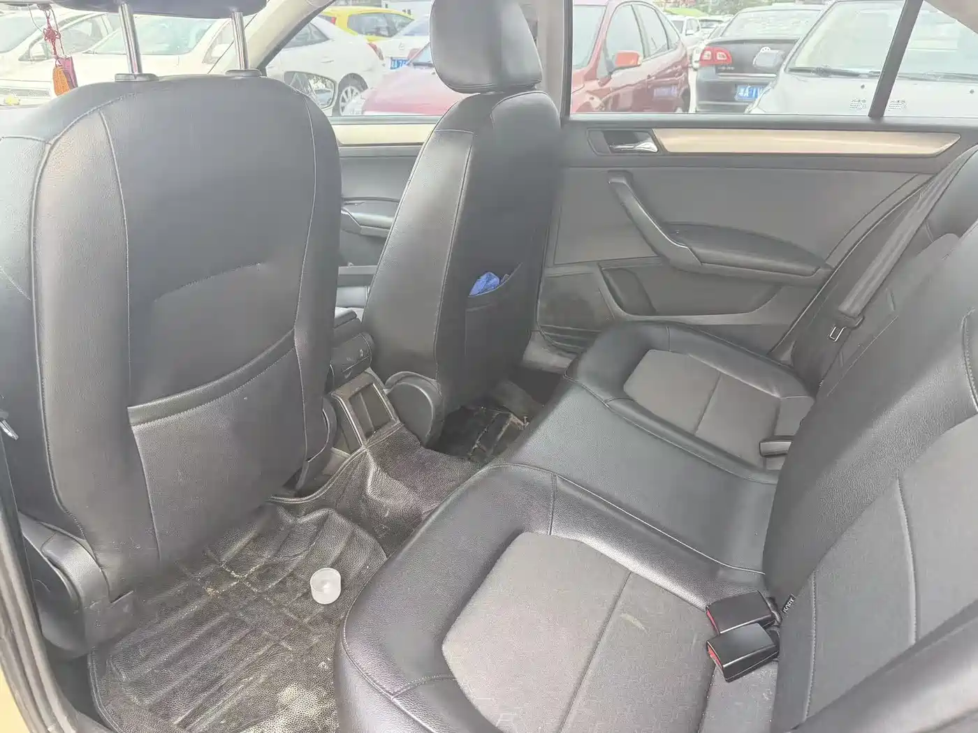 Volkswagen Santana 2015 1.6L Automatic Comfort Edition фото 3
