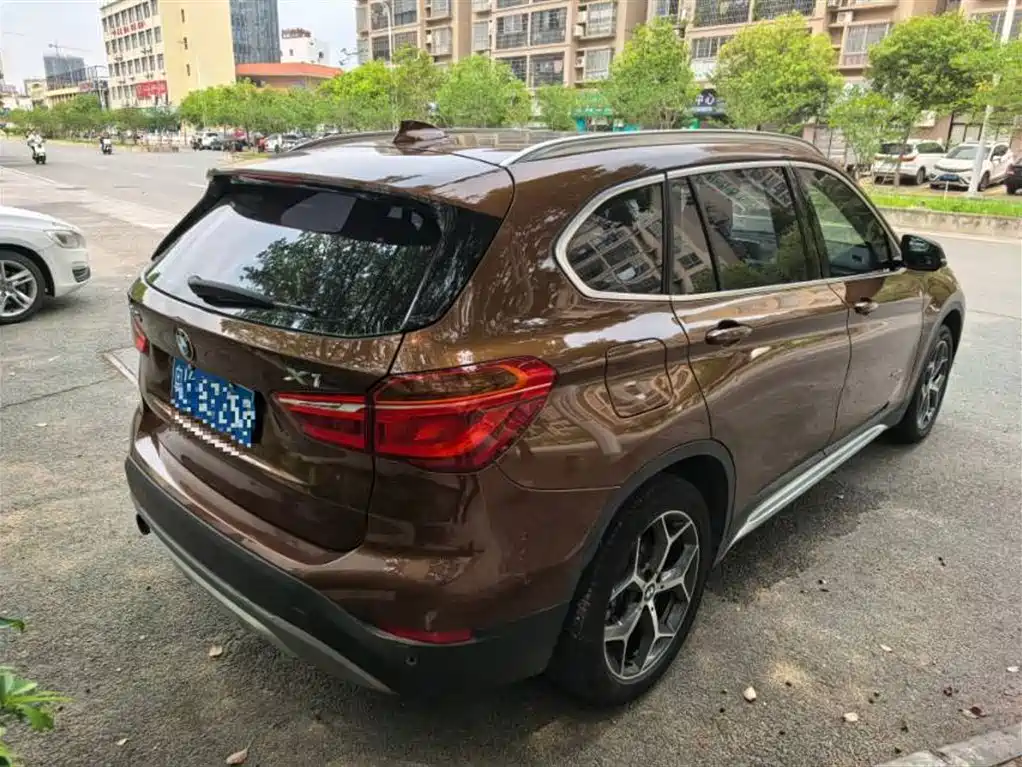 BMW X1 2016 sDrive18Li Luxury Model фото 6