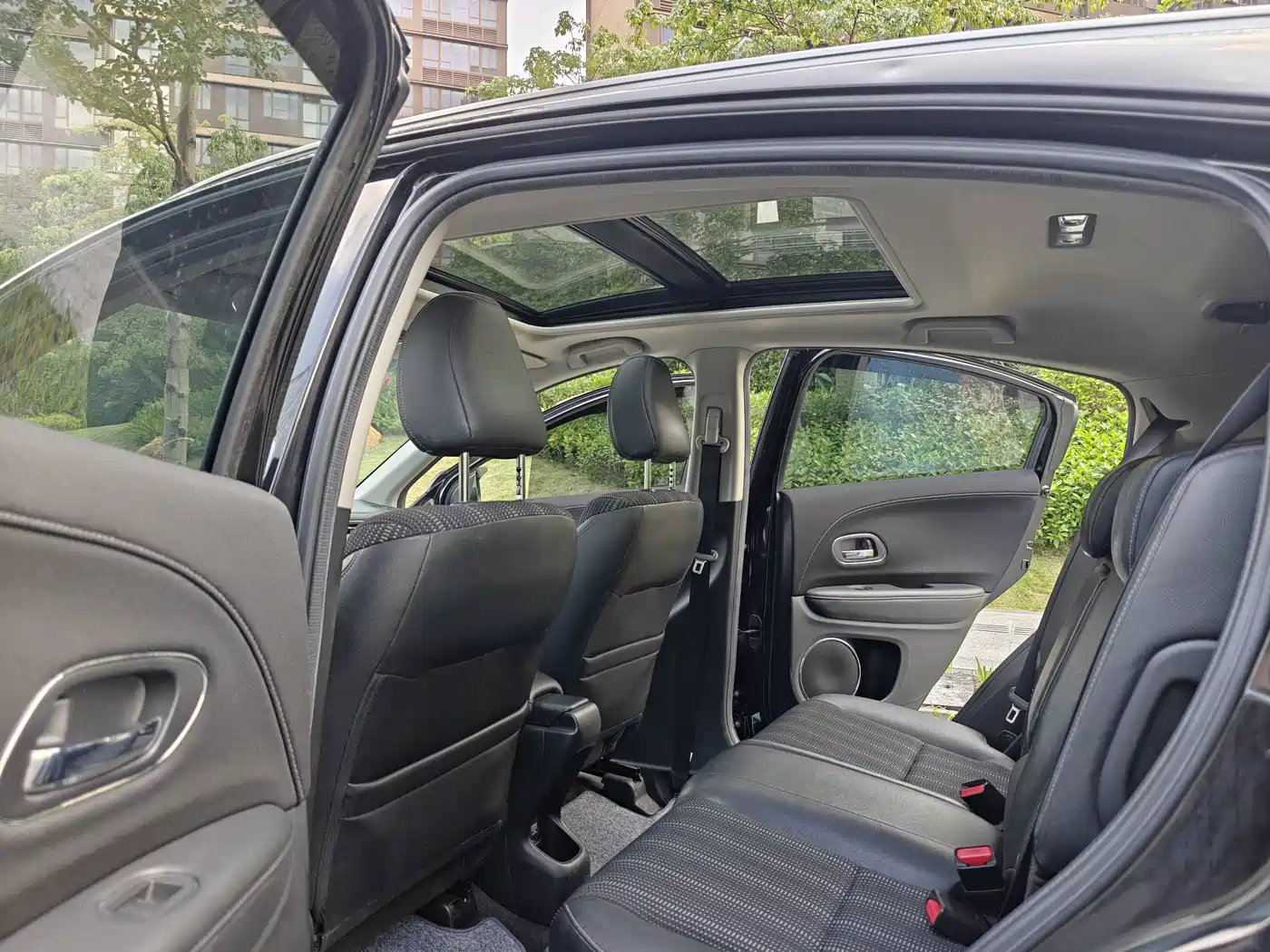 Honda Vezel 2015 2015 1.8L CVT FWD Luxury