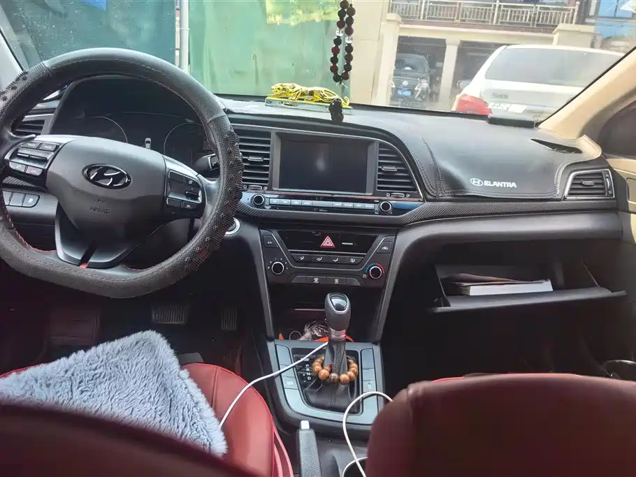 Hyundai Elantra 2018 1.4T DCT Dynamic·Vitality Model фото 16