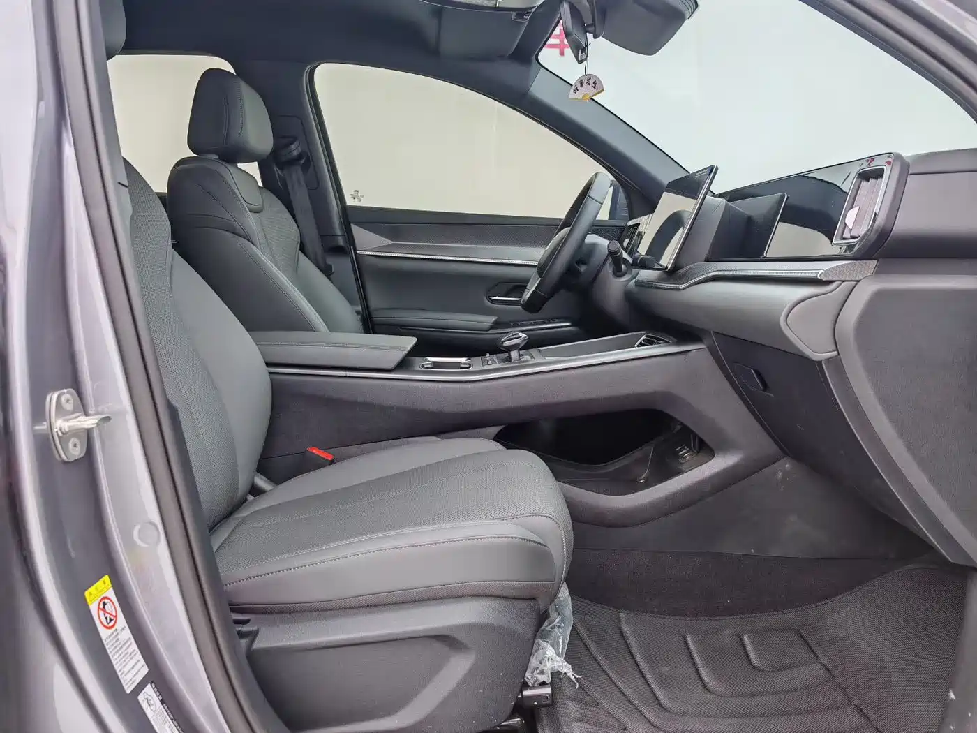 BYD Song Pro New Energy 2025 2nd Generation Smart Drive Edition DM-i 75KM Leading Type фото 8