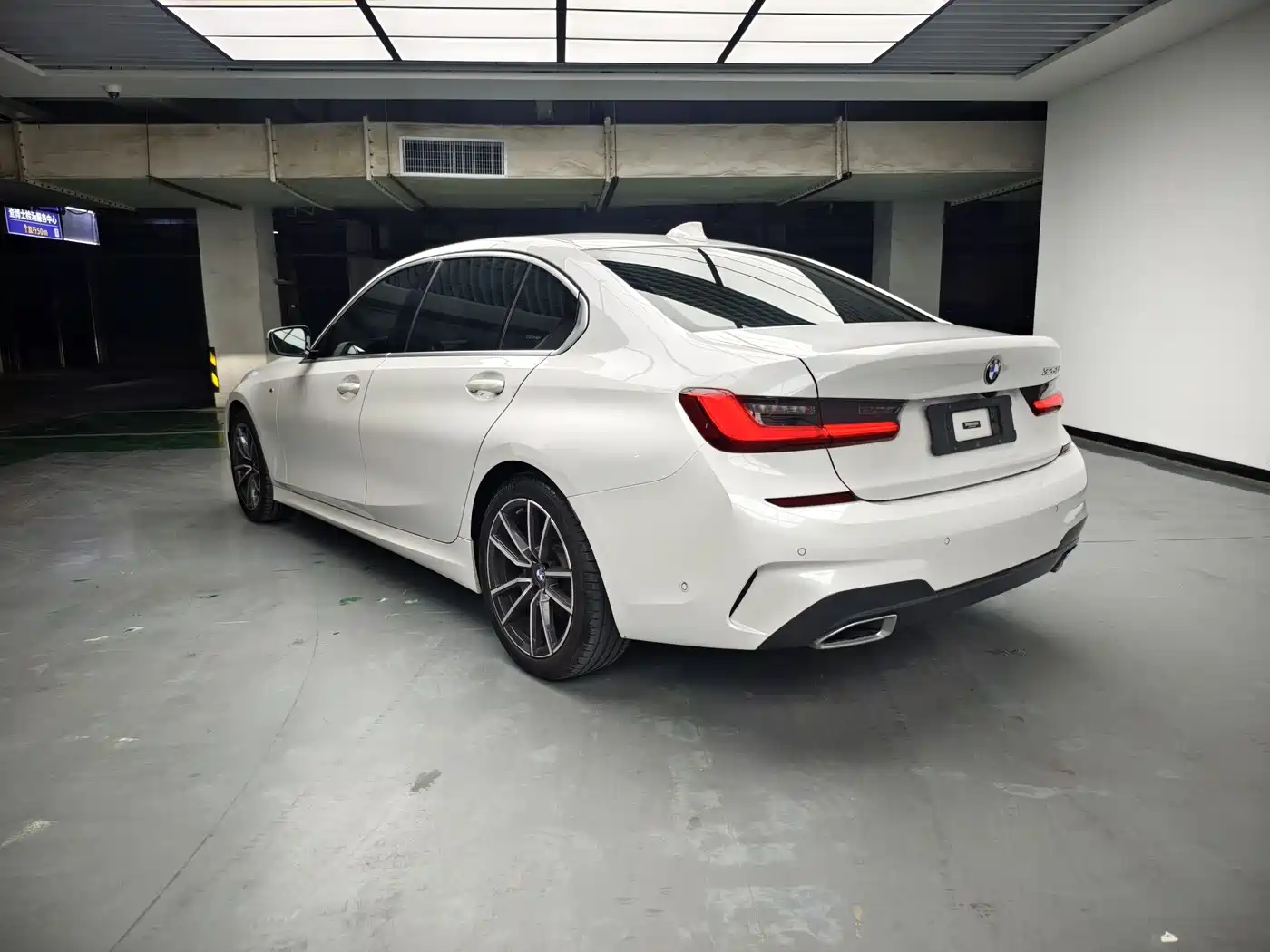 BMW 3 Series 2022 325Li M Sport Package фото 10