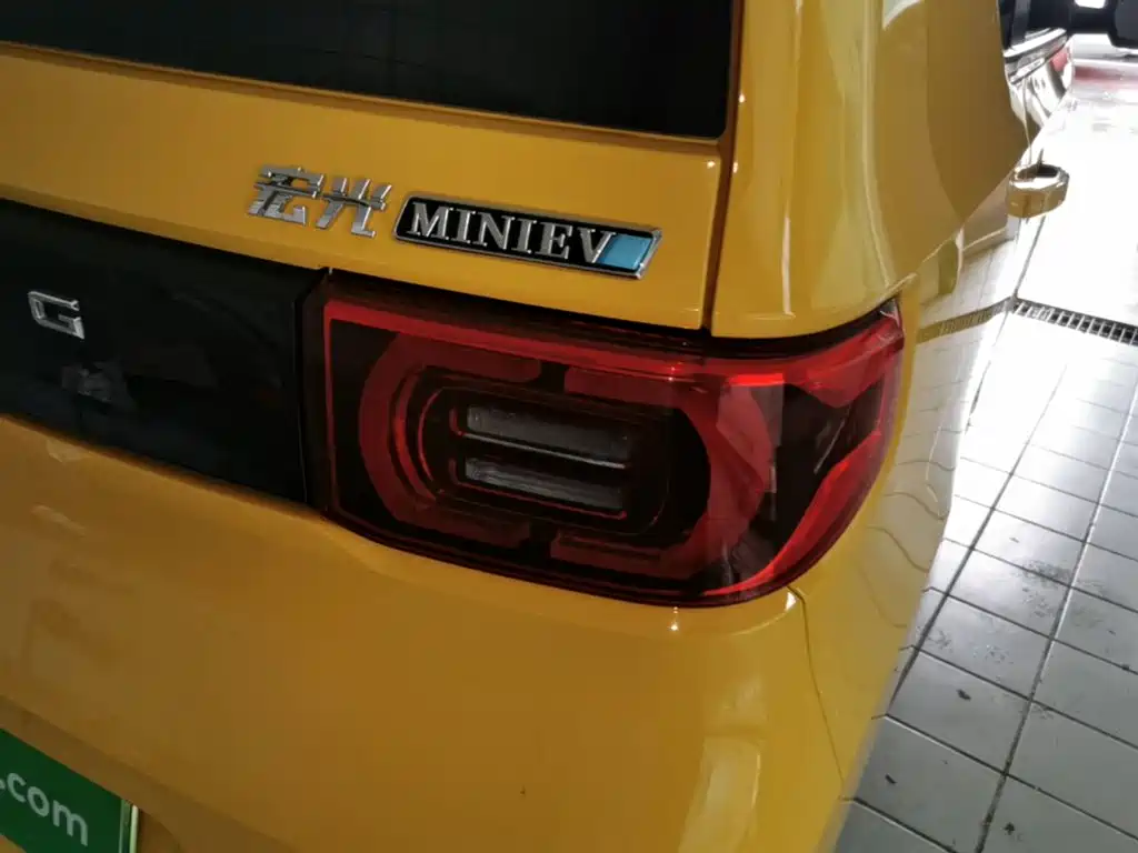 Фото 8 - Wuling Motors Hongguang MINIEV
