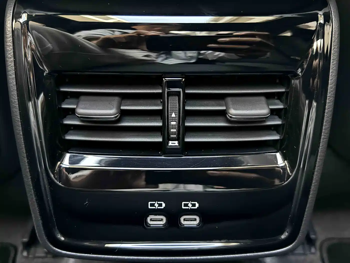 Toyota Avalon 2024 Hybrid 2.0L Luxury Edition фото 12