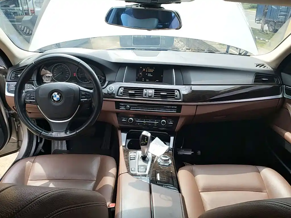 Photo 10 - BMW 5 Series