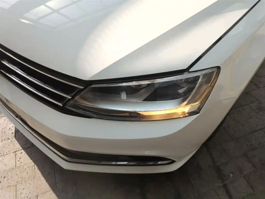 Volkswagen Sagitar 2015 230TSI Automatic Comfort фото 24