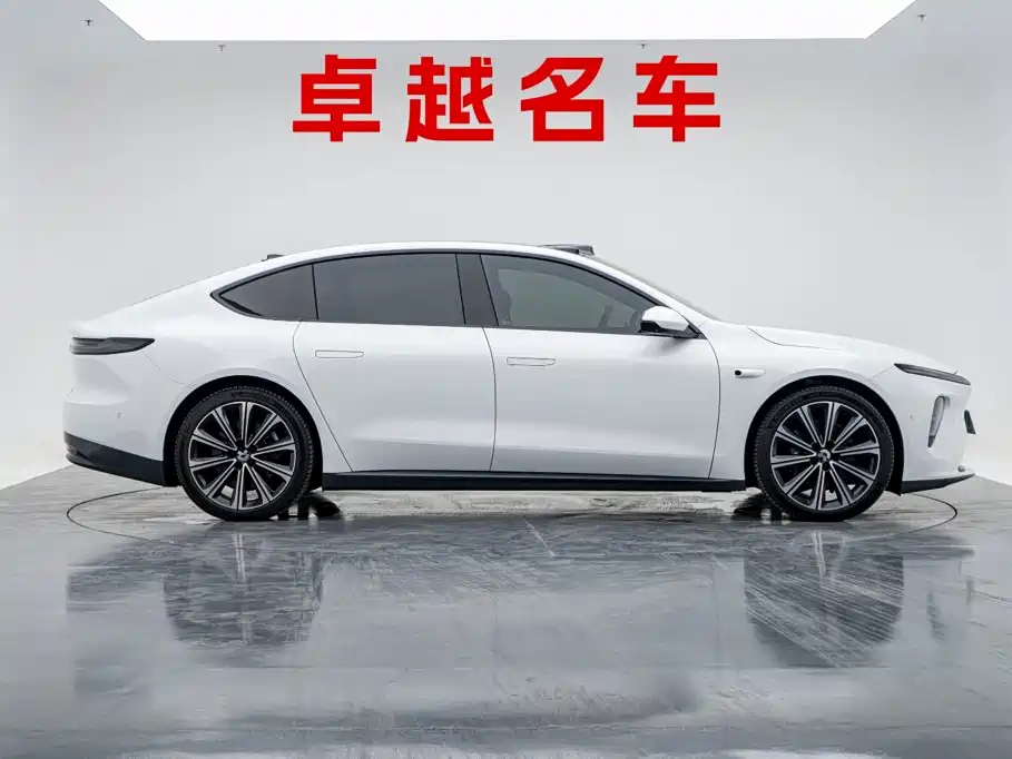 2025 NIO ET7