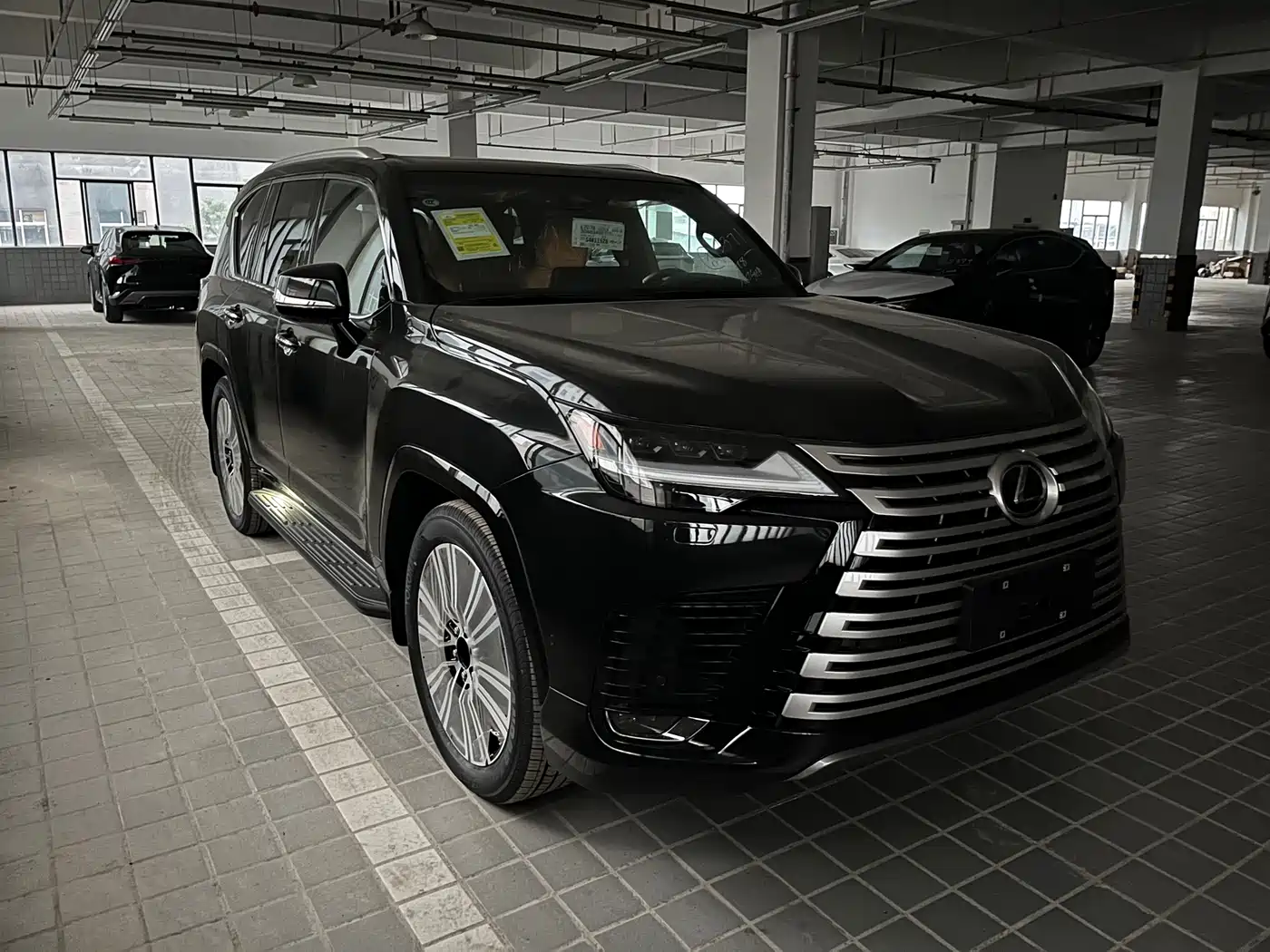 Lexus LX 2025 700h Boundary Edition фото 2