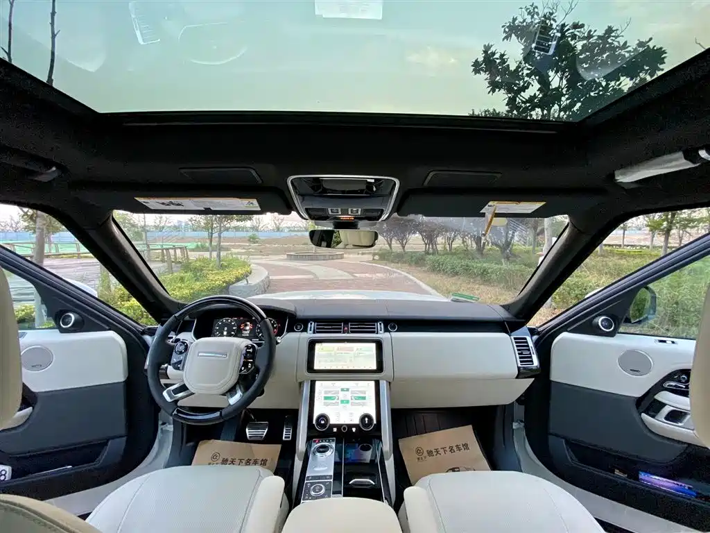 Land Rover Range Rover 2022 3.0 L6 400PS Heritage Extended Classic Edition фото 9