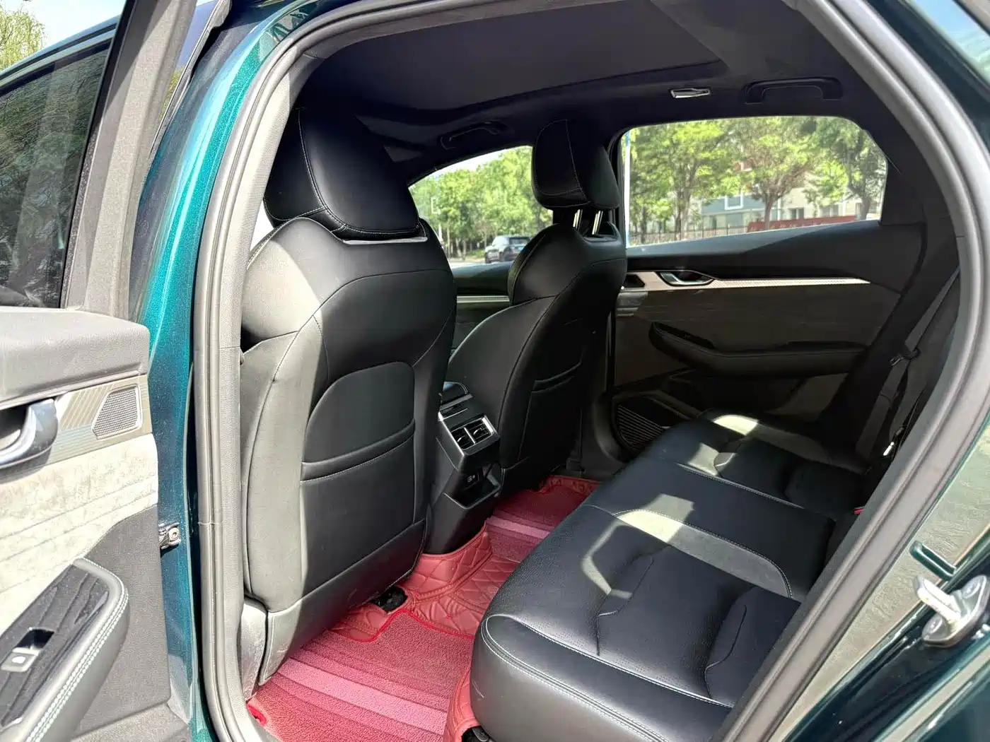 Фото 6 - Geely Preface