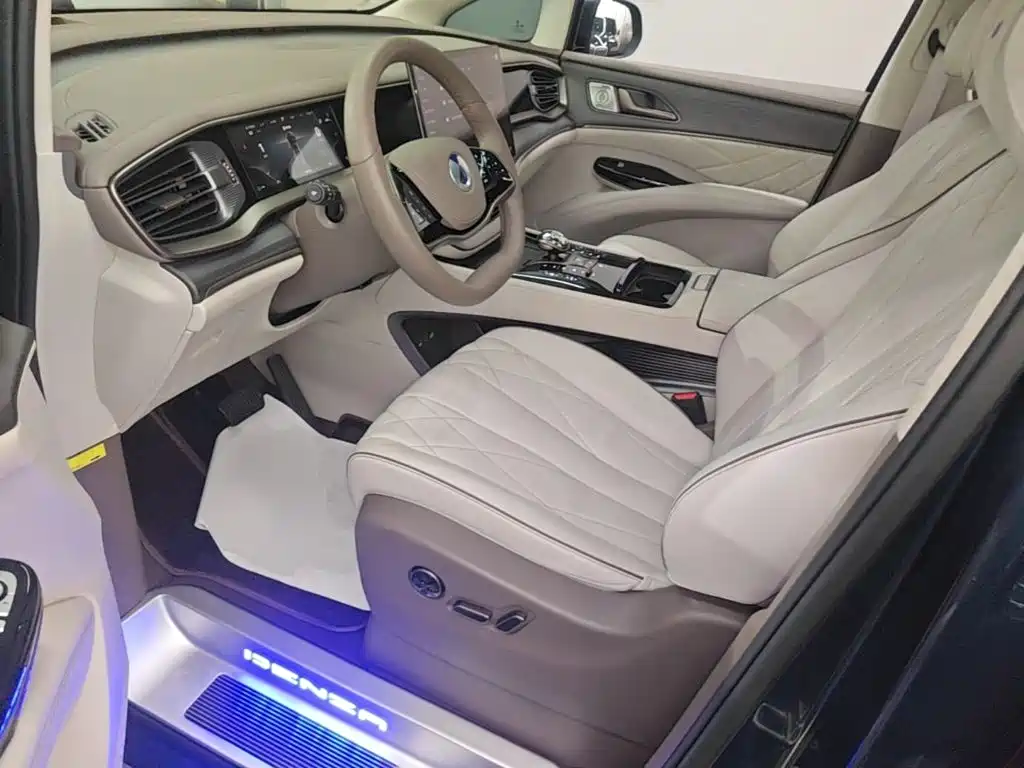 Denza D9 2022 2022 DM-i 970 AWD Flagship