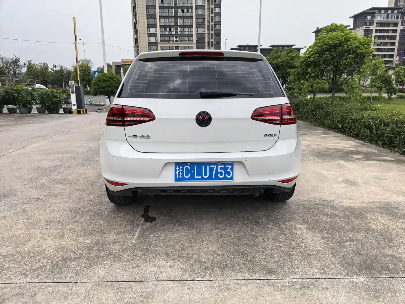 Volkswagen Golf 2017 1.6L Auto Comfort Millionth Edition фото 5