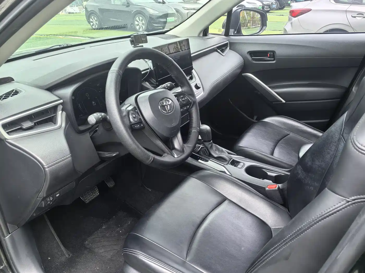 Toyota Corolla Cross 2024 2.0L Smart Hybrid Dual Engine Pioneer Edition фото 7