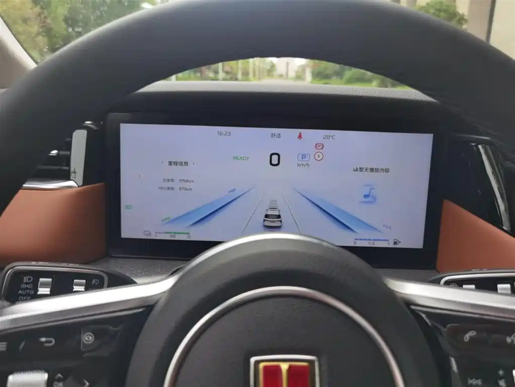 Hongqi HS7 PHEV 2025 2.0T PHEV 4WD 6-Seater Commemorative Edition фото 14