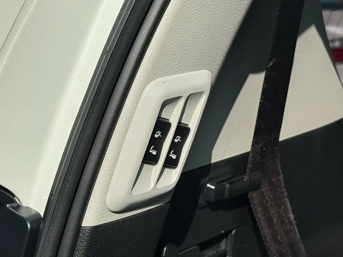 Toyota Prado 2019 3.5L Automatic TX-L Zunxiang Edition with Rear-mounted Spare Tire фото 19