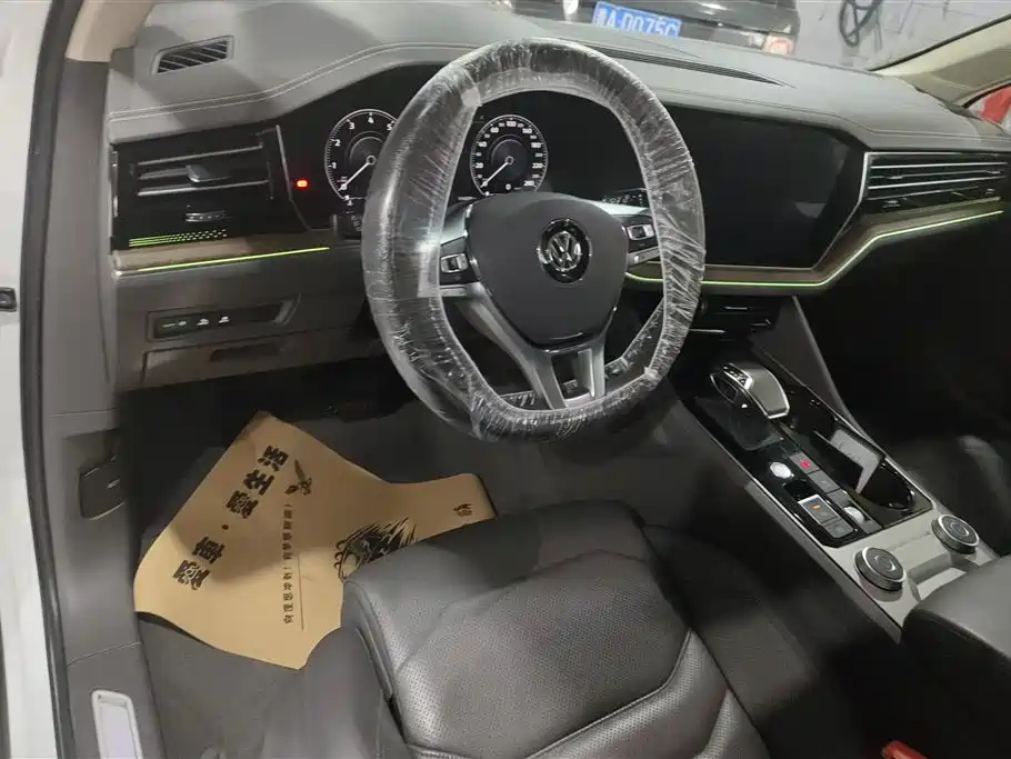 Volkswagen Touareg 2020 3.0TSI Enjoyment Edition China VI фото 12