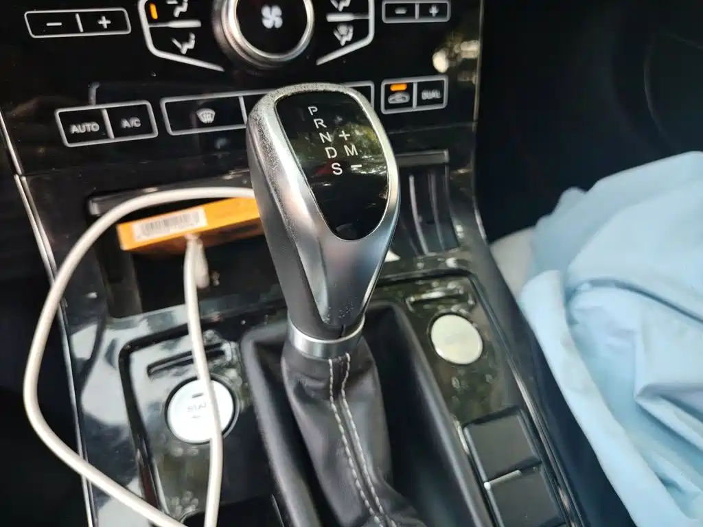 Hongqi H5 2019 2019 30TD Agile Edition