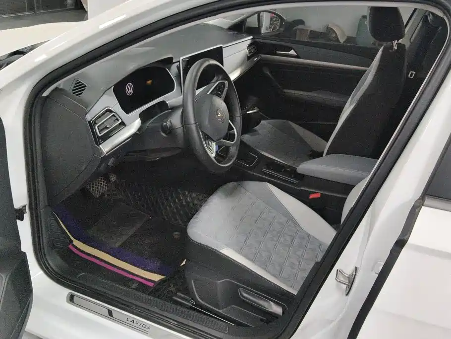 Фото 9 - Volkswagen Lavida