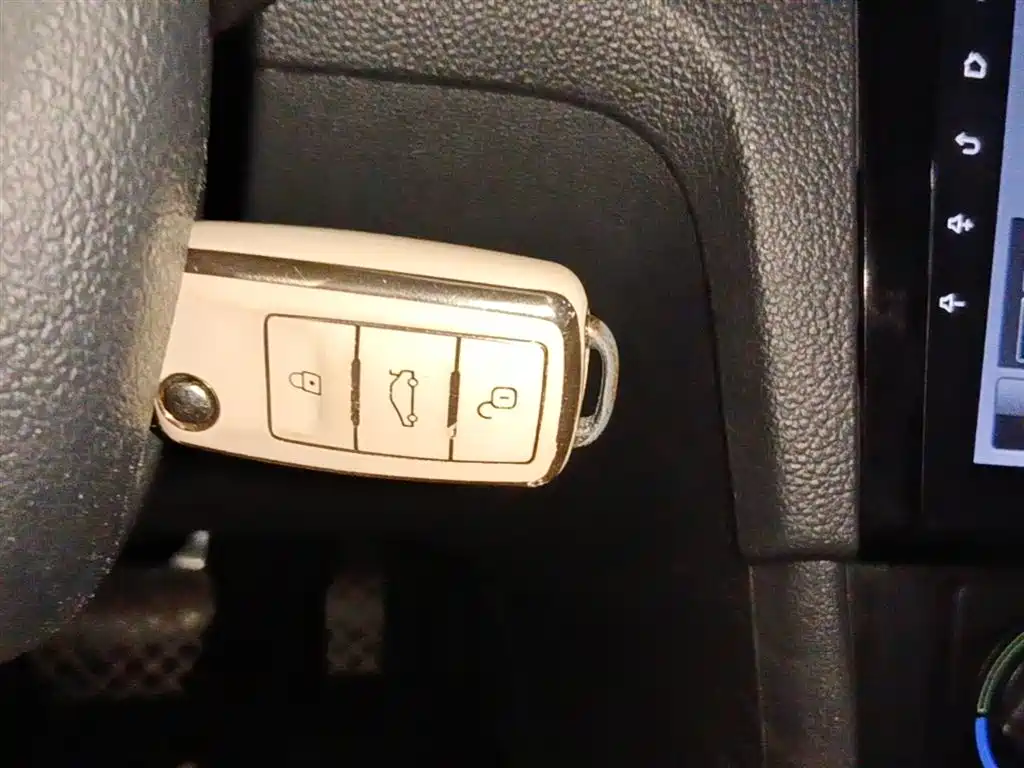 Škoda Rapid 2018 1.6L Automatic Comfort Edition фото 9
