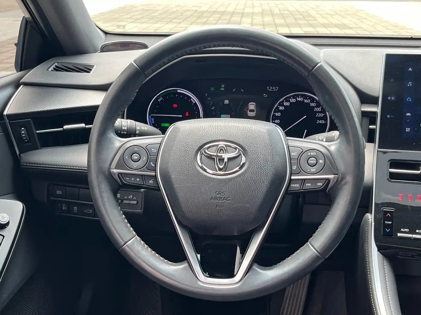 Toyota Avalon 2023 Hybrid 2.5L Luxury Edition фото 15
