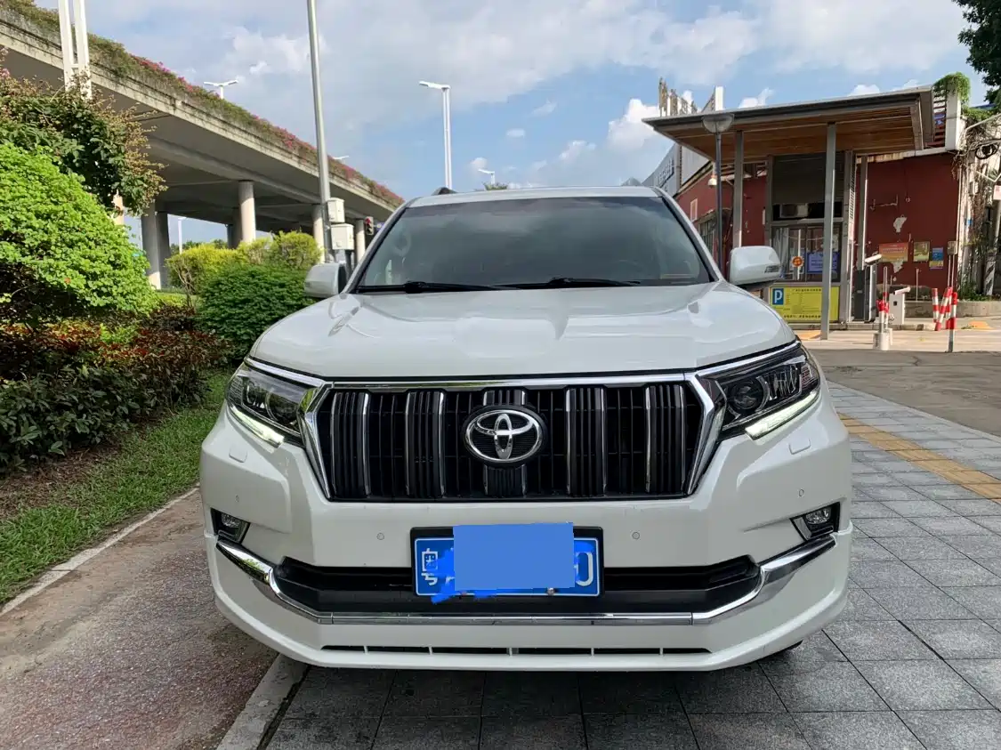 TOYOTA PRADO