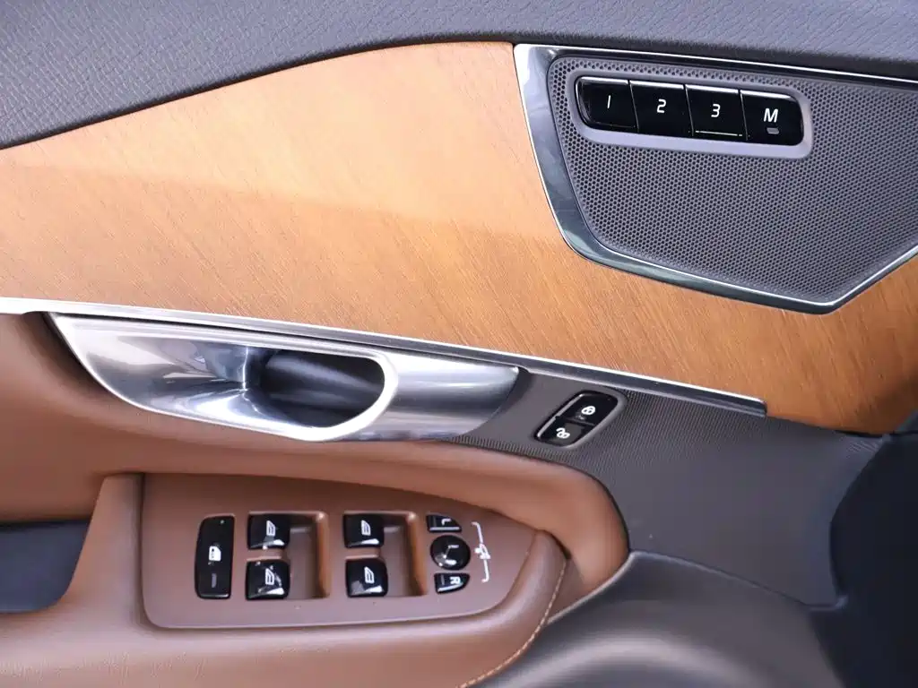Volvo XC90 2024 2023 B6 Smart Comfort Luxury Edition 7-Seater