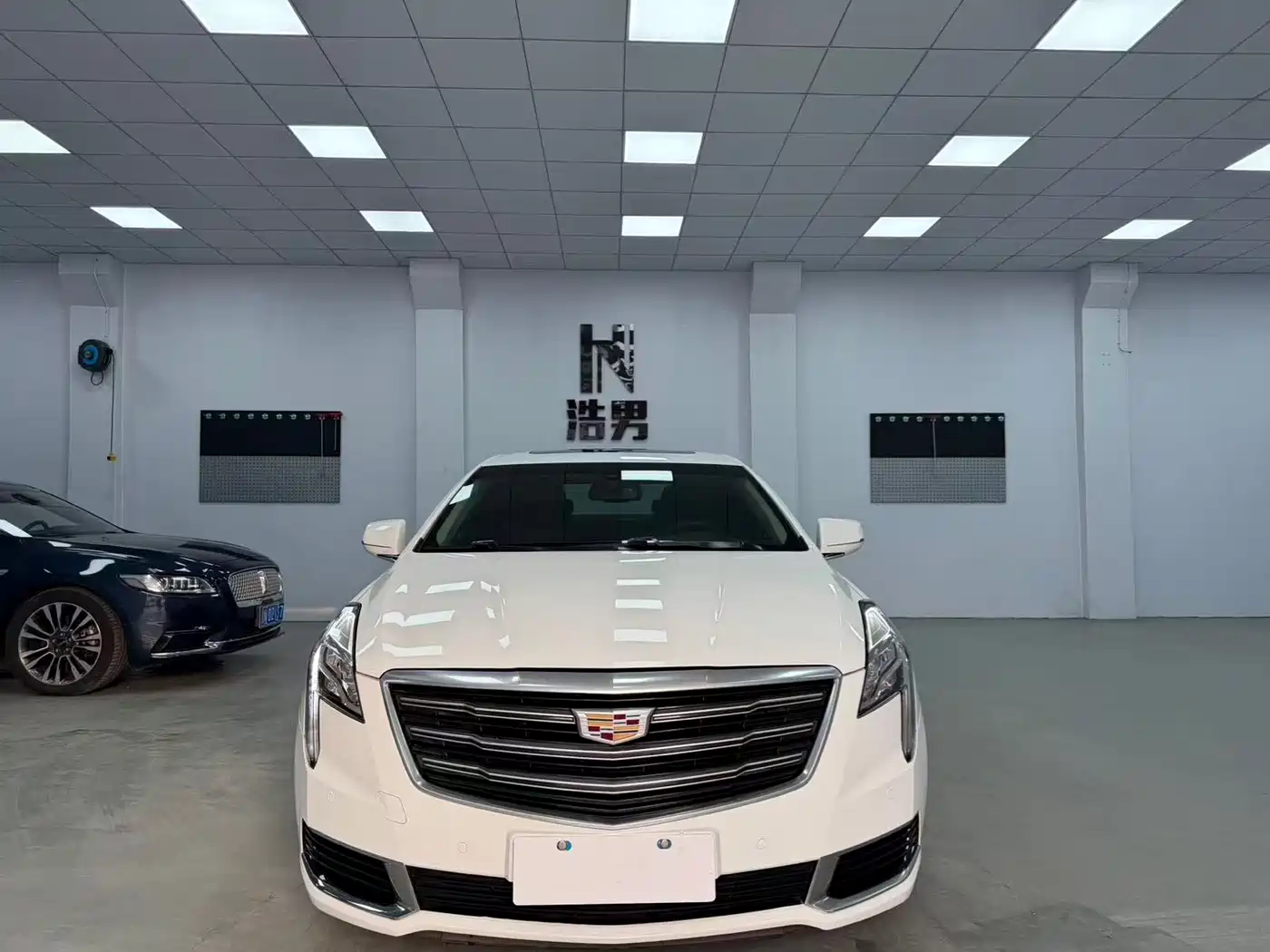 Cadillac XTS 2018 28T Technology
