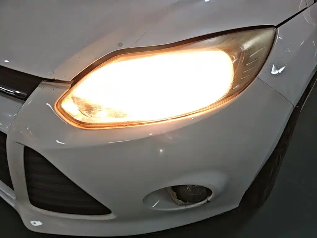 Фото 24 - Ford Focus