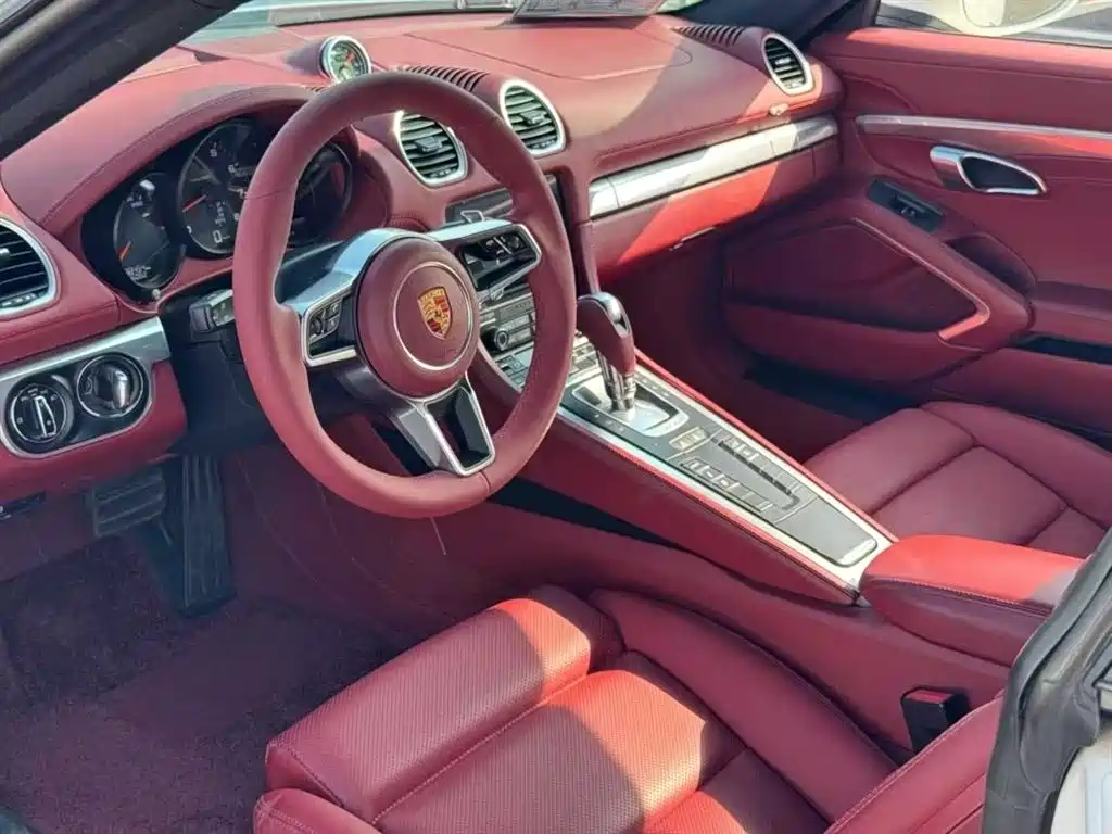Porsche 718 2018 Cayman 2.0T фото 2