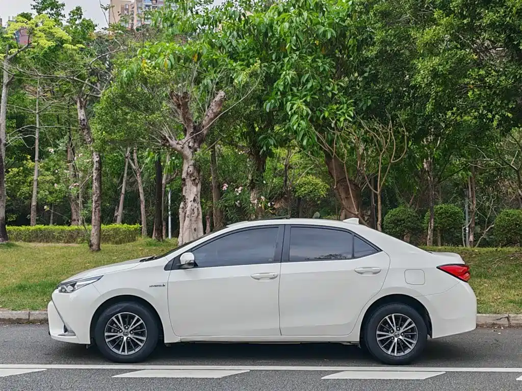 Toyota Levin 2017 Facelift Hybrid 1.8H GS E-CVT Elite Edition China V фото 3