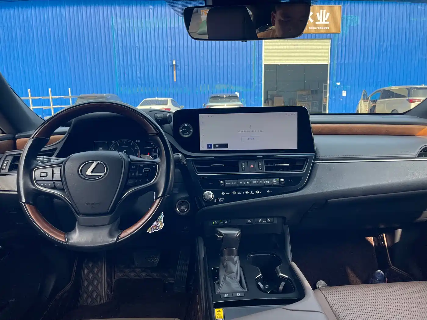 Lexus ES 2022 200 Luxury Edition фото 8