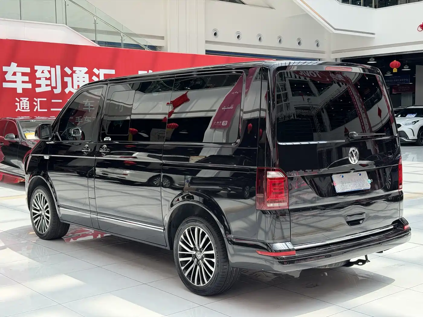 Volkswagen Multivan 2019 2019 2.0TSI 4WD Premium 7-seater