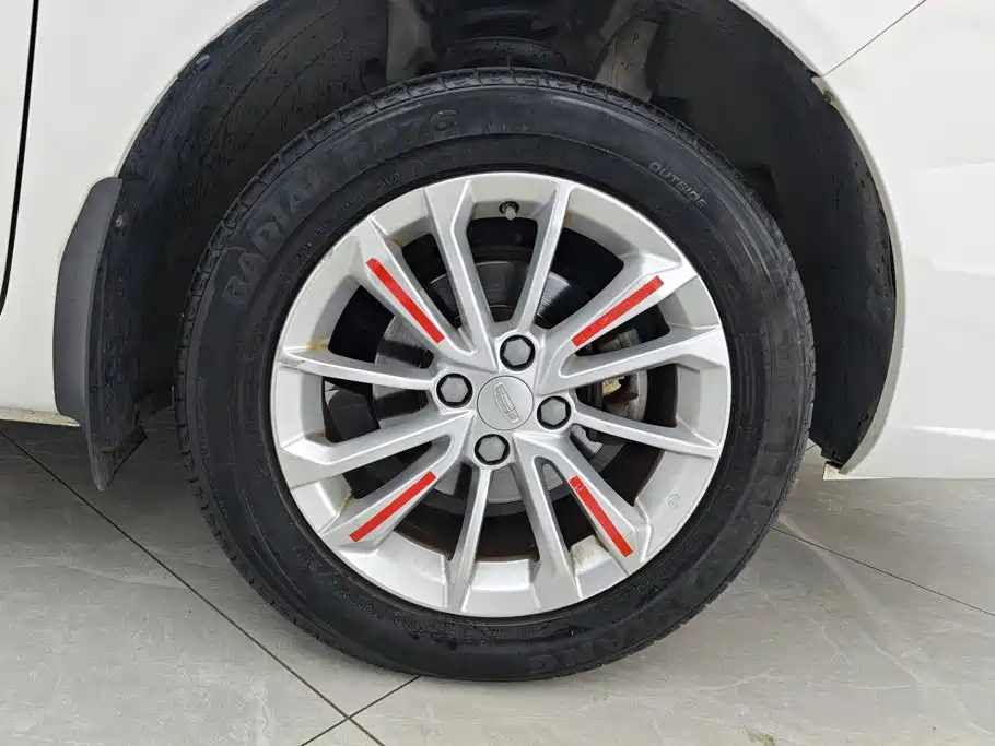 Фото 6 - Geely Vision