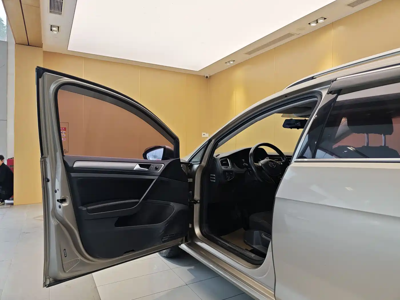 Volkswagen Golf 2015 1.6L Automatic Fashion фото 7