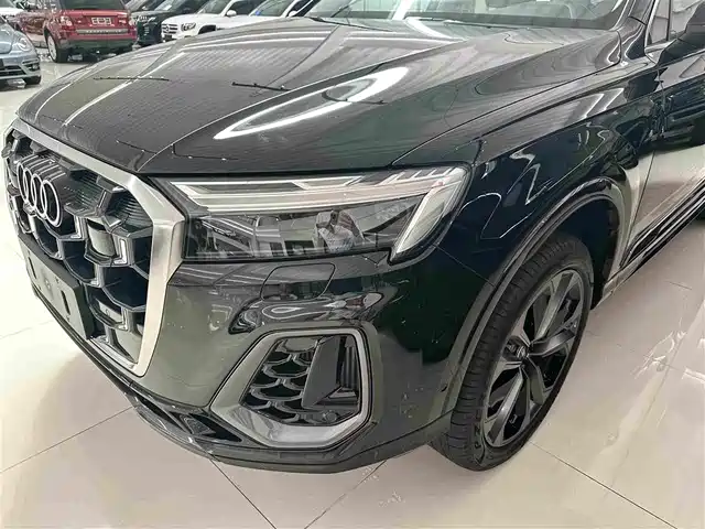 Audi Q7 2025 55 TFSI quattro S line Sport — фото 3
