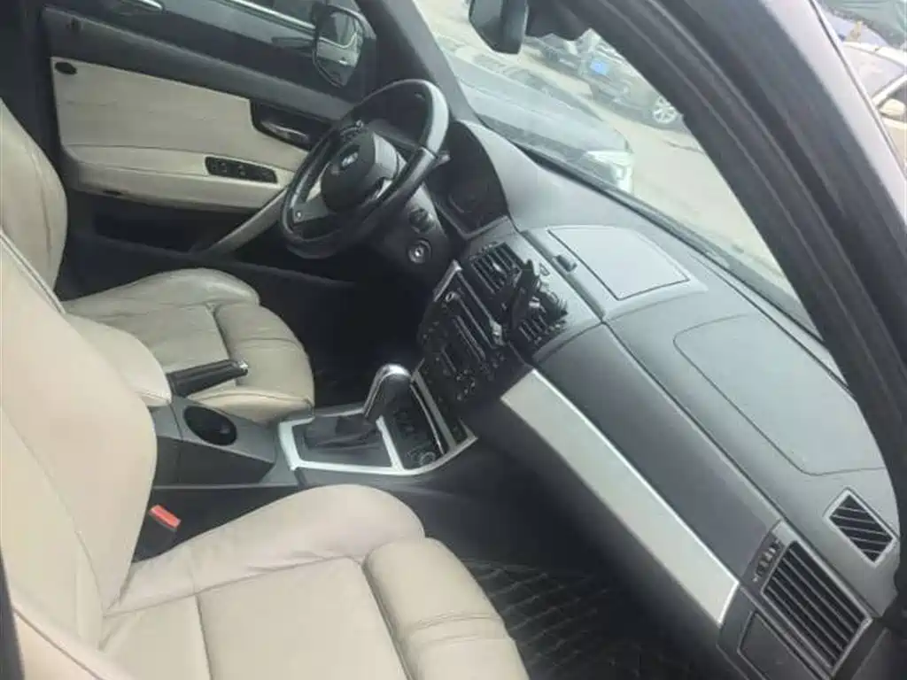 BMW X3 (Import) 2010 xDrive30i Explorer Edition фото 2