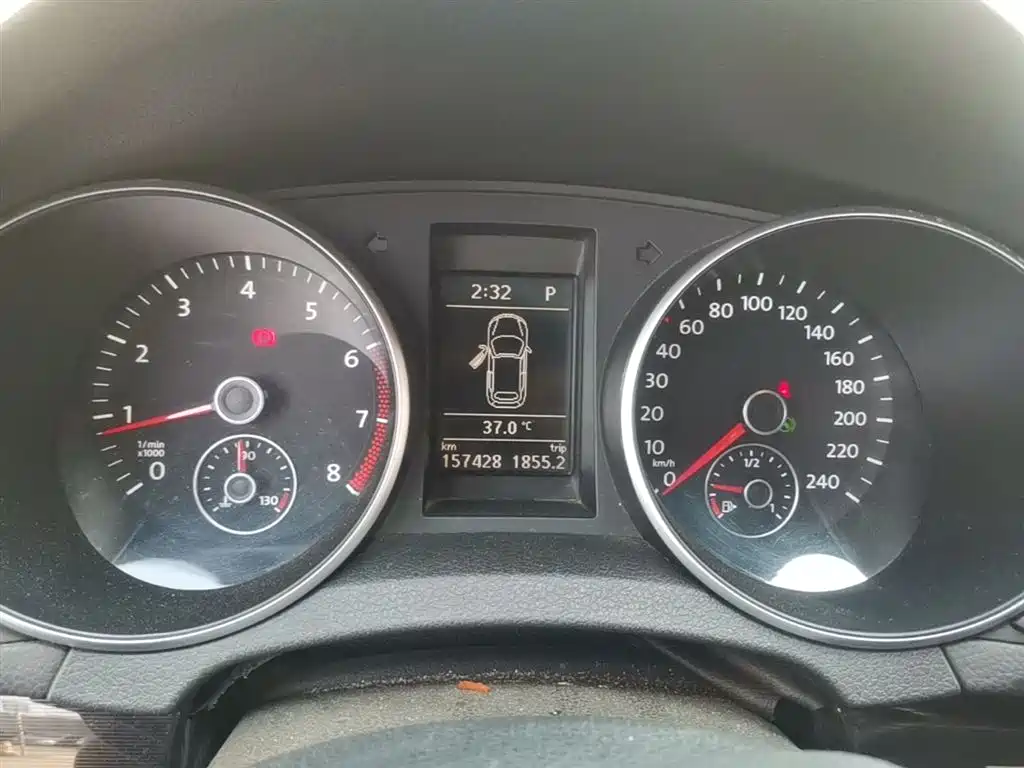 Volkswagen Golf (Import) 2012 1.4TSI Luxury Convertible Edition фото 17