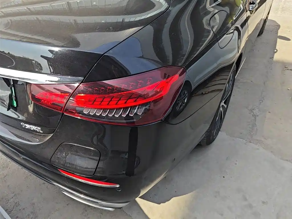 Mercedes-Benz E-Class New Energy 2021 E 350 e L Plug-in Hybrid Sedan фото 24