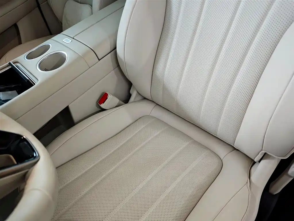 AITO Wenjie AITO M8 2025 Range Extender Max+ Edition 53.4kWh 5-seater фото 17