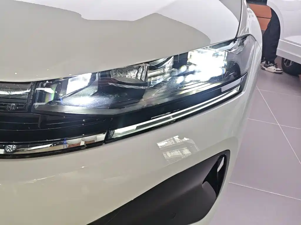 Volkswagen Sagitar 2026 2025 300TSI DSG Mid-range Edition
