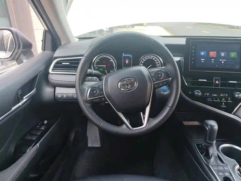 Toyota Camry 2021 Hybrid 2.5HGVP Leading Edition фото 6