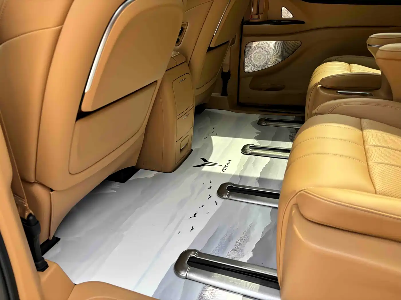 Voyah Auto Voyah Dreamer 2024 PHEV Extended Range Premium Edition фото 8