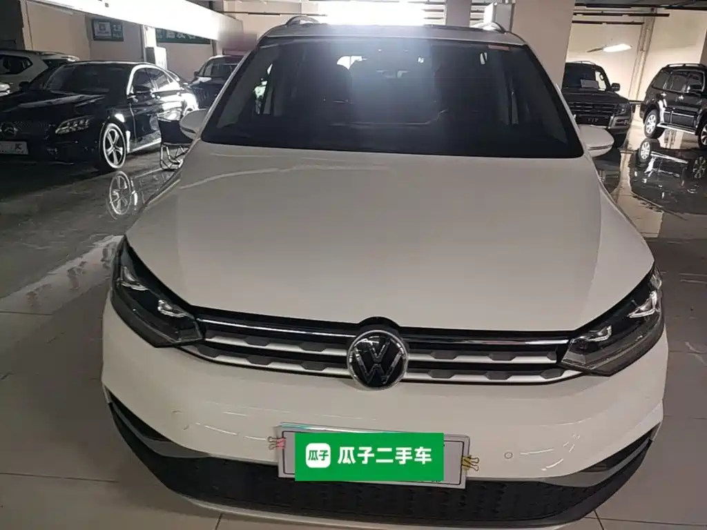 Volkswagen Touran 2021 2021 Touran L 280TSI DSG Cross Edition 7-seater